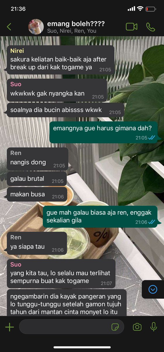 staffmappa's tweet photo. #togasaku ; after break up.

— emangnya gue harus gimana dah?

three-twit lokal!au https://t.co/NaGEJ3G62D