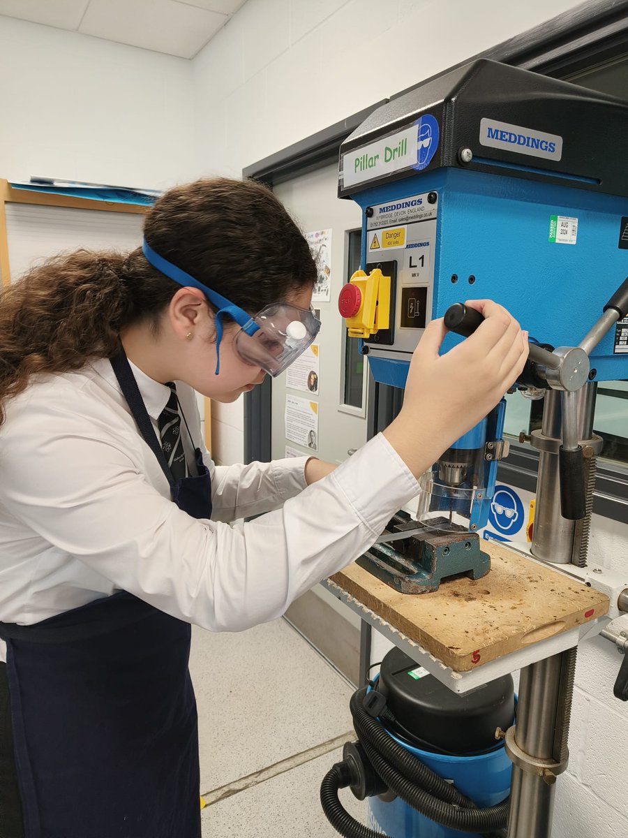 CHSGcreativeart's tweet image. A year 7 using the pillar drill for the first time #engineeeing #girlsinengineering #stem #STEMEducation #girlsinstem