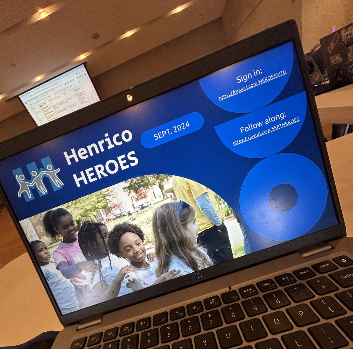 michellellandon's tweet photo. It’s that time of year again 💙🤍 @HenricoHEROES https://t.co/TJ24i4pAO8