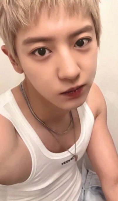 chapter519's tweet photo. CHANYEOL               BAEKHYUN https://t.co/aqBt79huxr
