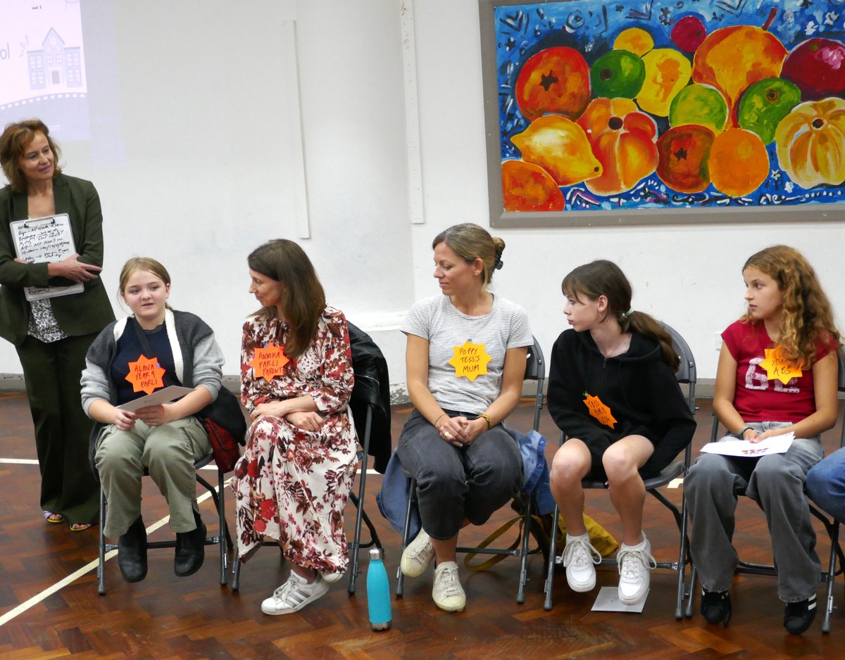 .<a href="/MeetParents/">Meet the Parents</a> hosted a forum for parents interested in applying for places at local secondary schools at Holy Trinity &amp; St Silas school hall last night.

Well done to students &amp; parents who talked about their experiences of Camden secondary schools 👏🏽

👉🏽 meettheparents.info/latest-events/