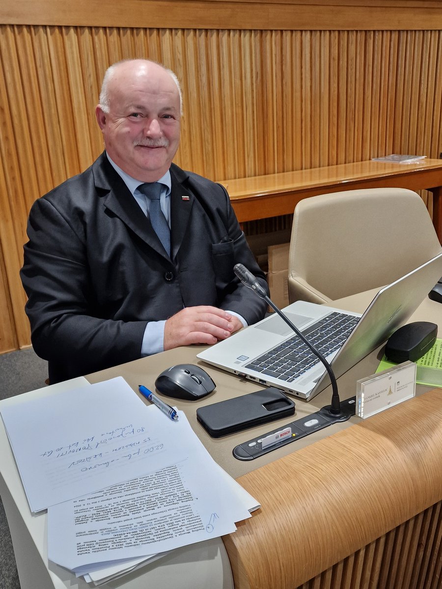 Državni svet tweet media