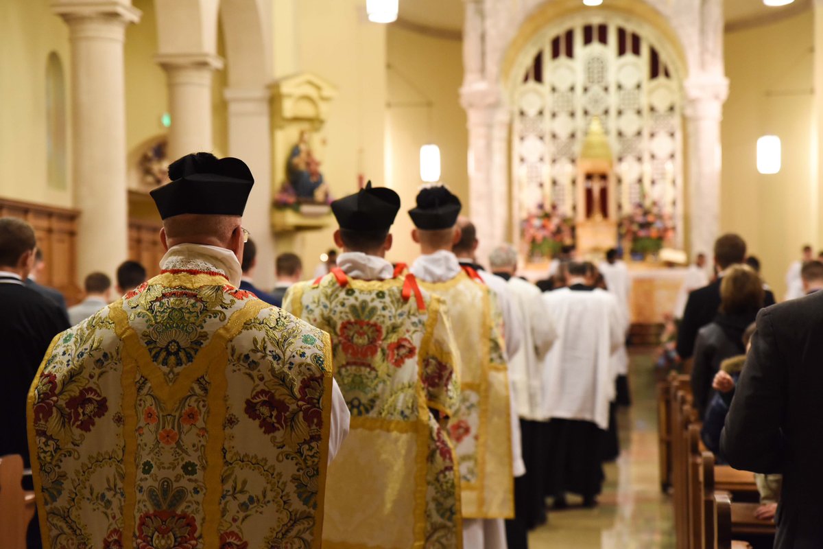 fsspna's tweet photo. The beauty of the Traditional Latin Mass reflects the reverence and mystery of the Holy Eucharist. ‘Ad Deum qui laetificat juventutem meam.’

📍Our Lady of Guadalupe Seminary in Denton, NE

#LiveMass #CatholicCommunity #TraditionalLatinMass #WorshipTogether #FSSP https://t.co/UPp27XK2El