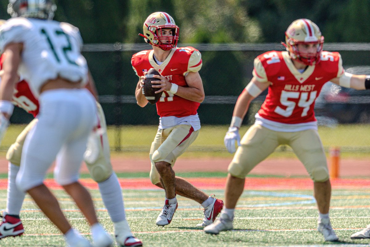 Check out these photos from the Hills West Football win against West Hampton! Please visit our Facebook page to view the entire album. #HHHCSD
Photo Credit: Phil Orlando