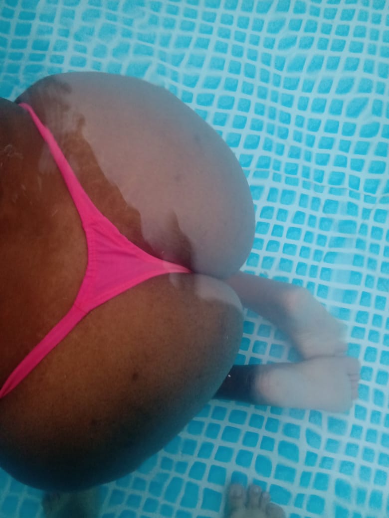 JannaPreta's tweet photo. Já que o Twitter voltou Bora lá assistir mais um vídeo novo no meu canal https://t.co/psQEfmzT2m https://t.co/KRFfI2IAdS