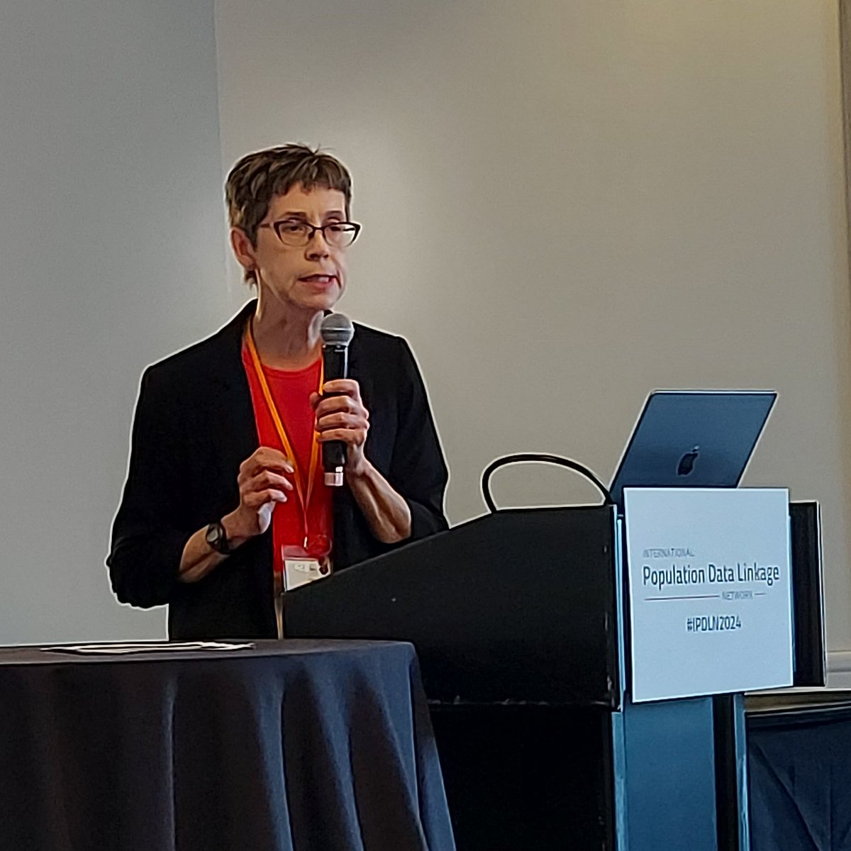 hdrn_rrds's tweet image. What lessons can be learned from implementing a #CommonDataModel? Lisa Lix/ @CHImbca presents on #HDRNCanada's experience conducting a pilot study to implement this standard at #IPDLN2024.