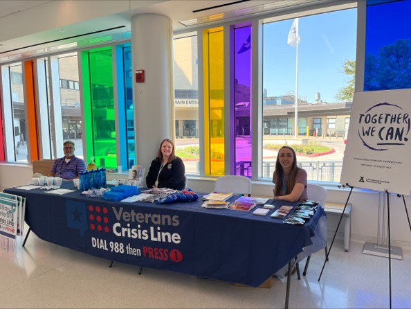 VANWIHCS's tweet photo. VA NWIHCS hosted Overdose Awareness &amp; Suicide Prevention tables at Lincoln, Omaha &amp; Grand Island facilities. We served ~170 veterans, 20 staff &amp; ordered 32 naloxone prescriptions.  #OverdoseAwareness #SuicidePrevention https://t.co/ys55UzCsbf