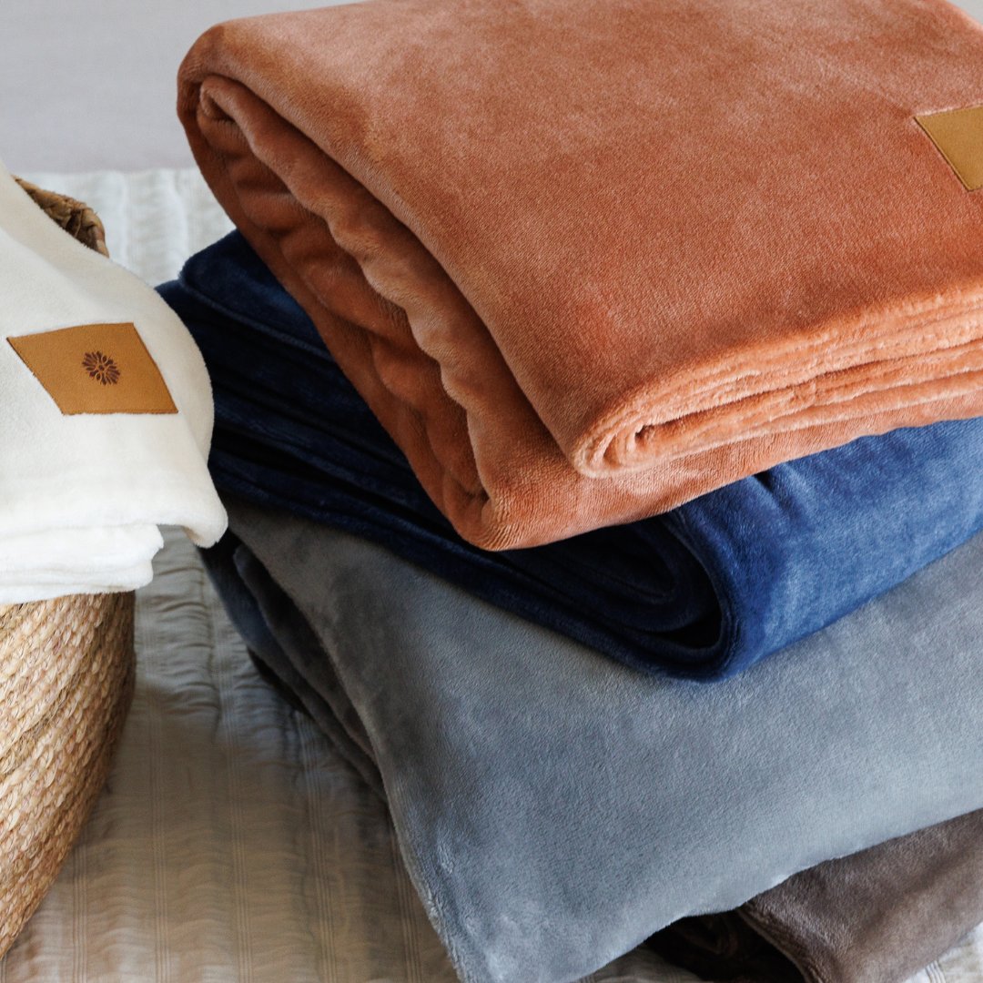 centricitynow's tweet photo. Get ready for the holiday season with the Mink Ever Soft Throw Blanket - because Christmas will be here before you know it! Embrace the cozy vibes and spread warmth this festive season.🎁 🎄🛋️ #HolidayReady https://t.co/VGyeC3kxYO