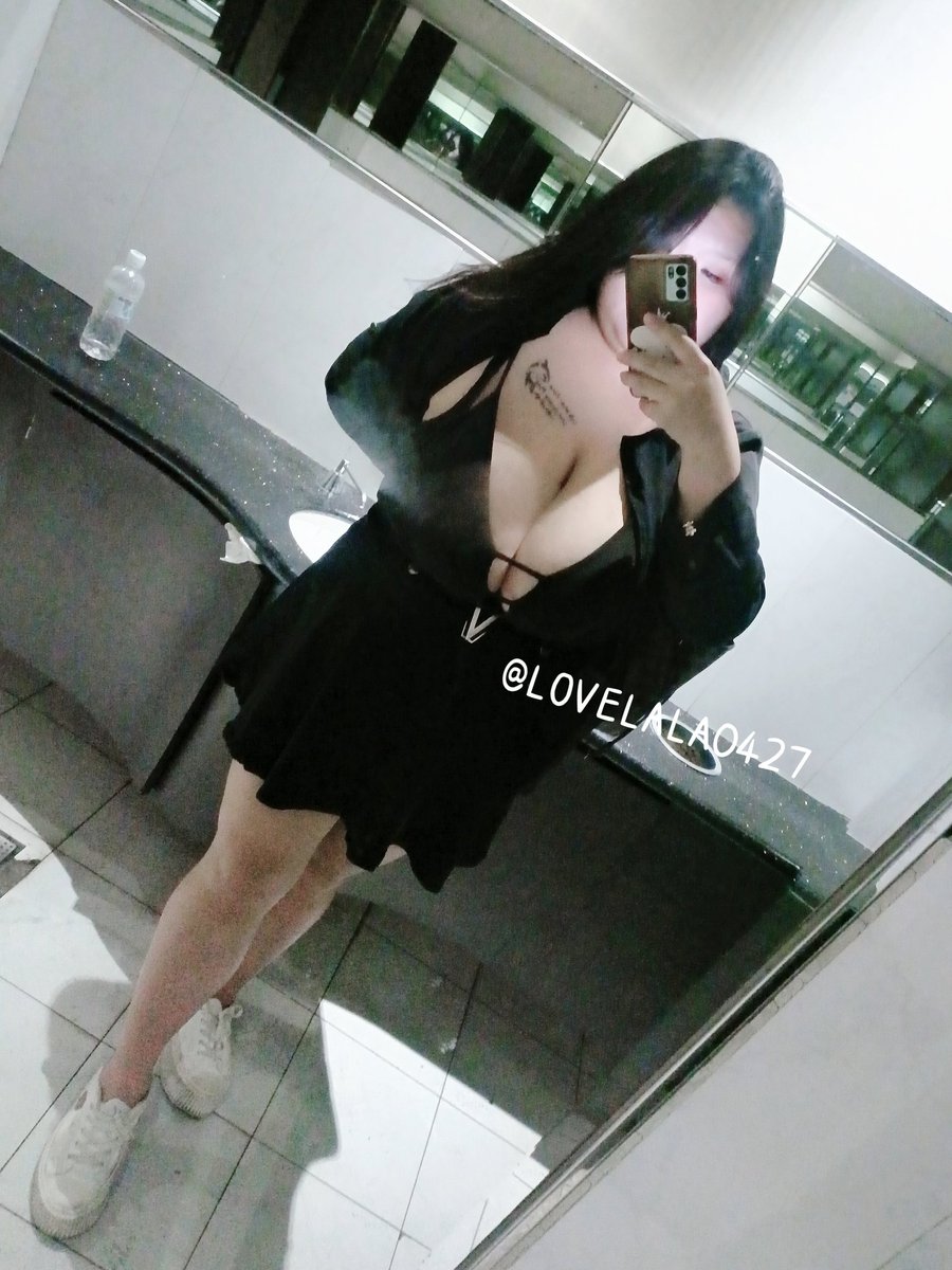 有時候的我真的蠻變態的
讓人家做出平常做不到的事情🤣
例如幫人家戴項圈然後要他看著我
不管是男生還是女生都一樣🤤
這種感覺超級無敵快樂
有人跟我一樣偶爾是變態嗎😈
#愛心推推❤️
#跟隨開啟小鈴鐺🔔
#有人跟我一樣偶爾是變態嗎😈 https://t.co/xas2czYAw5