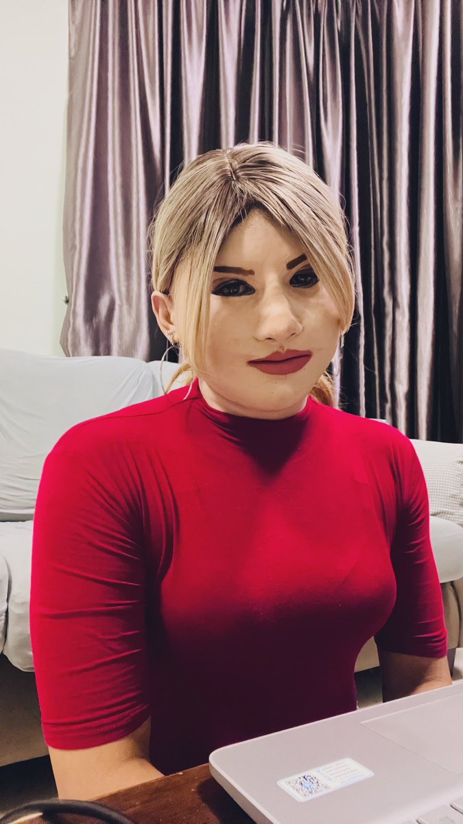 Meeting… Meeting… Meeting…
Hmmm.. should I do a 9-5 day job as Kat?
😂 
#femalemask