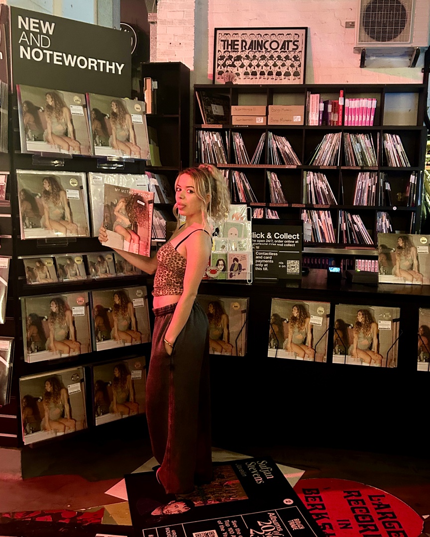 Hallucinogenic Honey tweet media