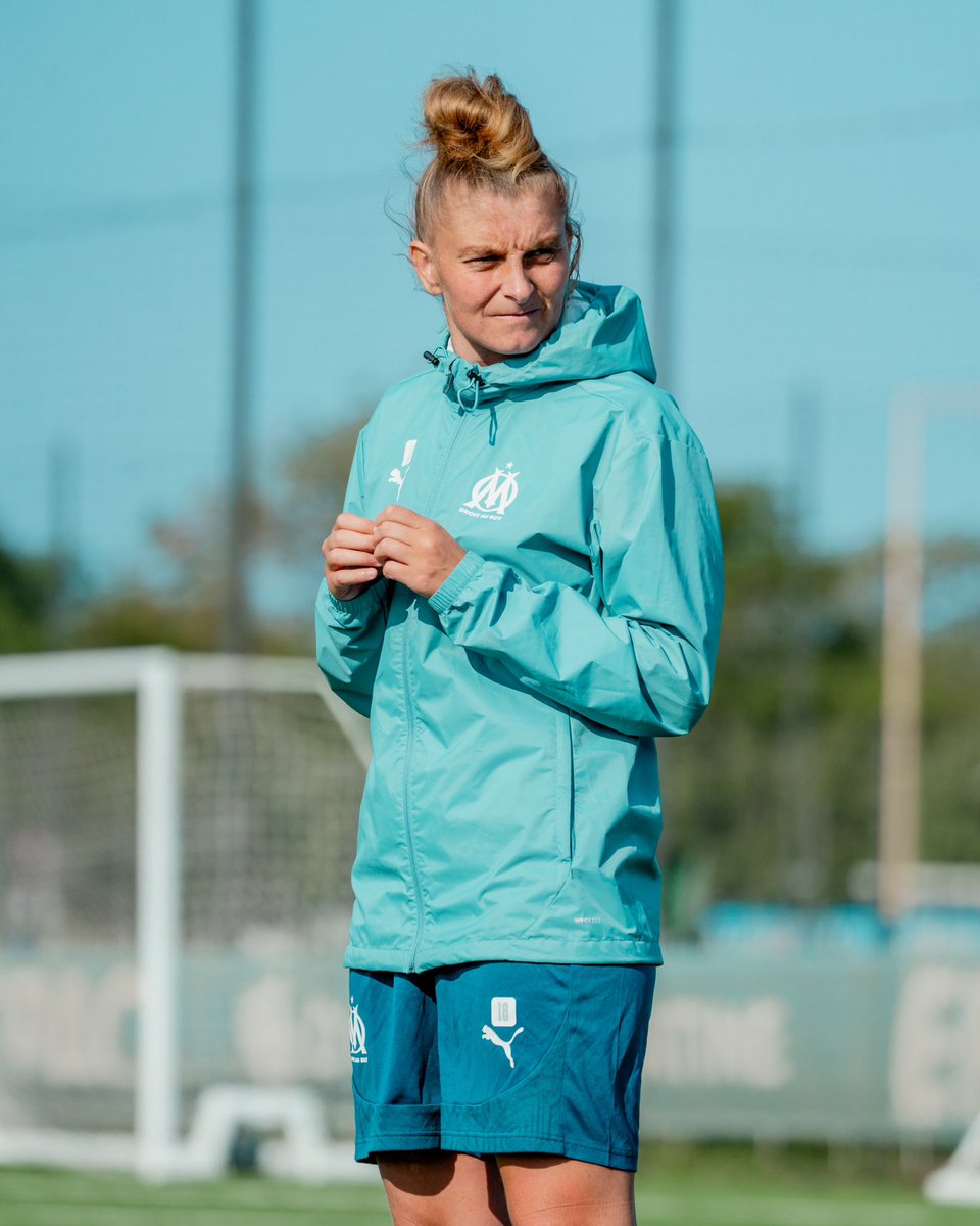 OMfeminines's tweet photo. 𝗧𝗼𝘂𝗿𝗻𝗲́𝗲𝘀 𝘃𝗲𝗿𝘀 la réception de Lille ⚔️

Les Olympiennes disputeront leur premier match à domicile dimanche, 𝟭𝟱 𝗵𝗲𝘂𝗿𝗲𝘀 💙👊 https://t.co/Wr8cglAiyT