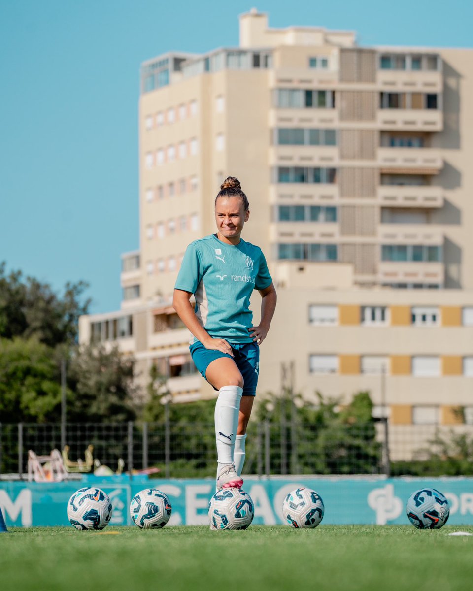 OMfeminines's tweet photo. 𝗧𝗼𝘂𝗿𝗻𝗲́𝗲𝘀 𝘃𝗲𝗿𝘀 la réception de Lille ⚔️

Les Olympiennes disputeront leur premier match à domicile dimanche, 𝟭𝟱 𝗵𝗲𝘂𝗿𝗲𝘀 💙👊 https://t.co/Wr8cglAiyT