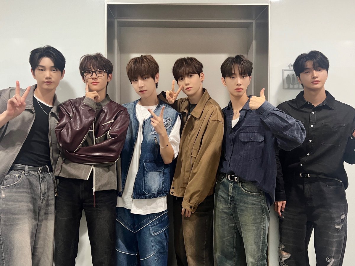 DRIPPIN's tweet photo. [📸] #DRP_PIC

◾2024. 09. 18
◽MBC FM4U #GOT7영재의친한친구

진심 기 산다 기 살아 ♪♪(oᐛ)o～♪♪
편안한 밤 보내요 드리밍 🫶🏻🤍

#DRIPPIN #드리핀 https://t.co/1gkYFW7wAA