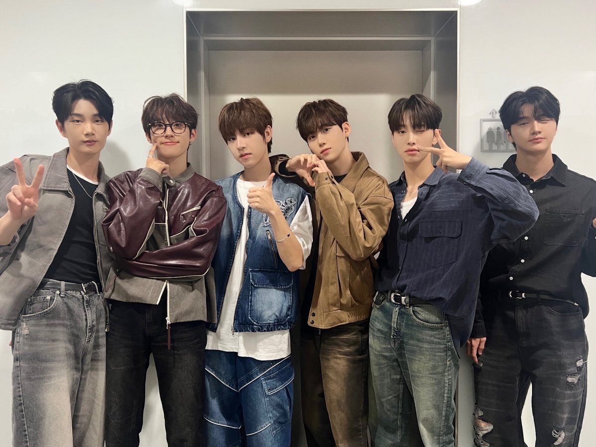 DRIPPIN's tweet photo. [📸] #DRP_PIC

◾2024. 09. 18
◽MBC FM4U #GOT7영재의친한친구

진심 기 산다 기 살아 ♪♪(oᐛ)o～♪♪
편안한 밤 보내요 드리밍 🫶🏻🤍

#DRIPPIN #드리핀 https://t.co/1gkYFW7wAA