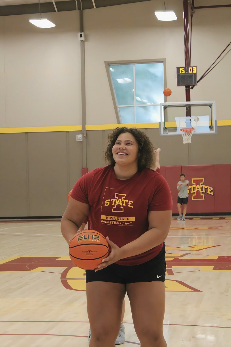 All smiles 😁

🌪️🏀🌪️