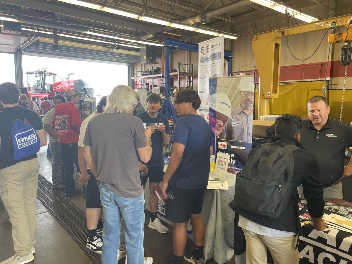 RMSequipment's tweet photo. Are you looking for a fun and rewarding career as a diesel technician? These kids are! If you're at the DMACC Diesel Tech job fair in Ankeny this morning, stop and and see our booth to learn how you can get a start on a rewarding career!
#WeAreRMS #DMACC #DieselTechnology https://t.co/wzKnaDJWT5