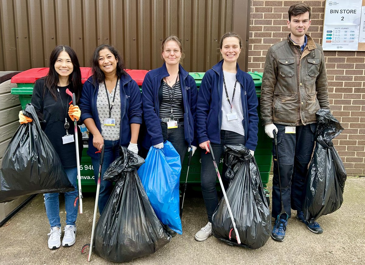 Prof Melanie Leng (@meljleng) on Twitter photo Another litter picking lunch! Collecting inadvertently displaced litter from <a href="/BritGeoSurvey/">British Geological Survey</a> Keyworth. Thanks to the band of litter wombles, another 200 litres removed ππ Another litter picking lunch! Collecting inadvertently displaced litter from <a href="/BritGeoSurvey/">British Geological Survey</a> Keyworth. Thanks to the band of litter wombles, another 200 litres removed ππ