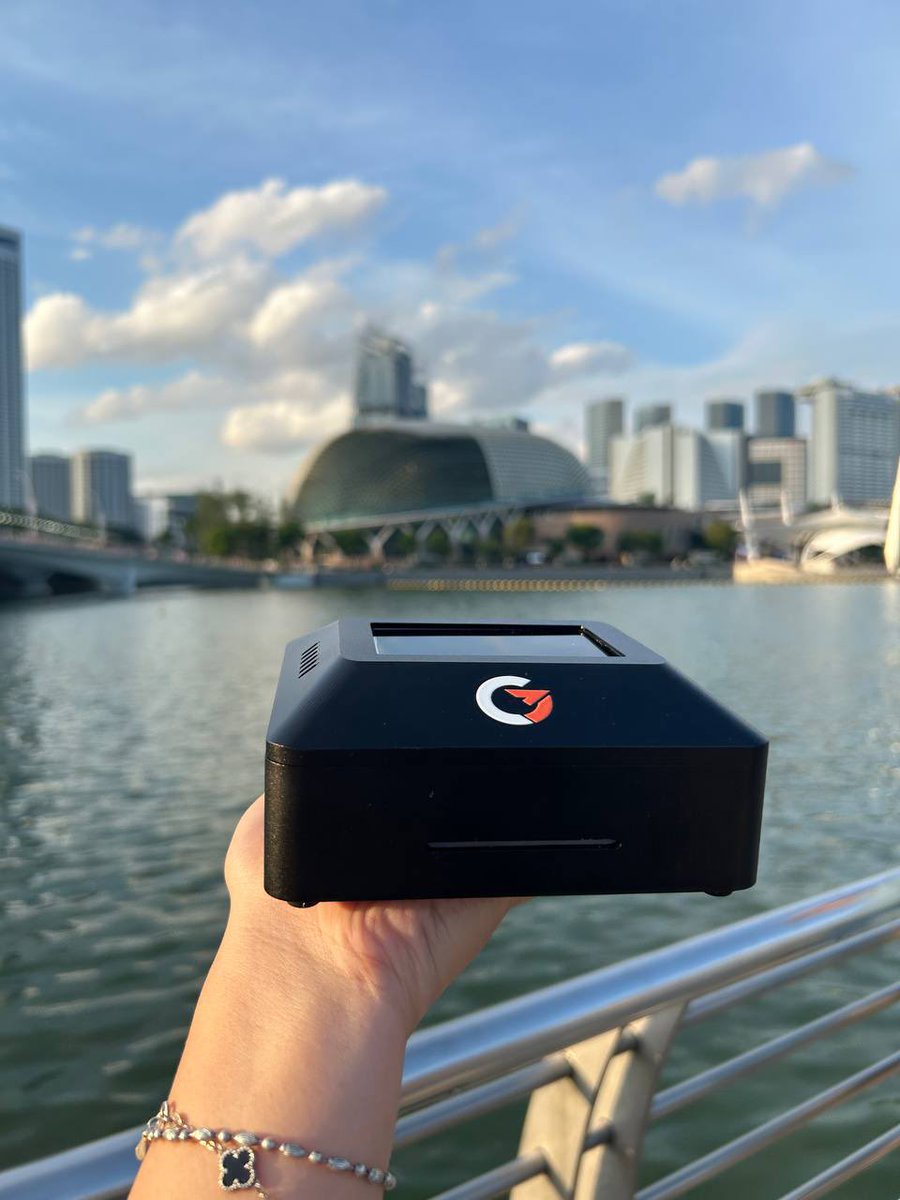 iGAM3_ai's tweet image. Bring iGam3 around Singapore 🇸🇬 #iGam3 #Gam3 #DePIN #AI #Token2049 #Token2049singapore #TOKEN2049Week