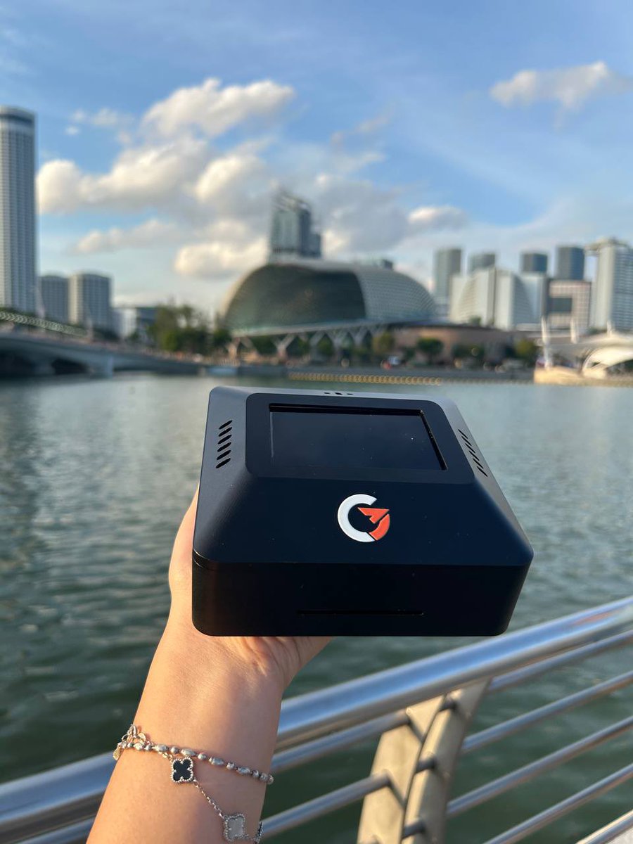 iGAM3_ai's tweet image. Bring iGam3 around Singapore 🇸🇬 #iGam3 #Gam3 #DePIN #AI #Token2049 #Token2049singapore #TOKEN2049Week