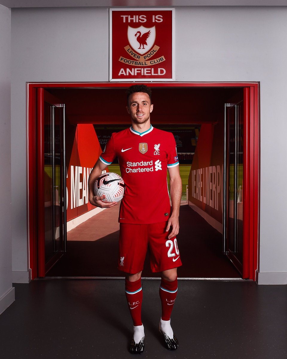 LFC's tweet image. "Oooooh, he wears the number 20..." 🎵🇵🇹

4️⃣ years a Red for @DiogoJota18 ❤️