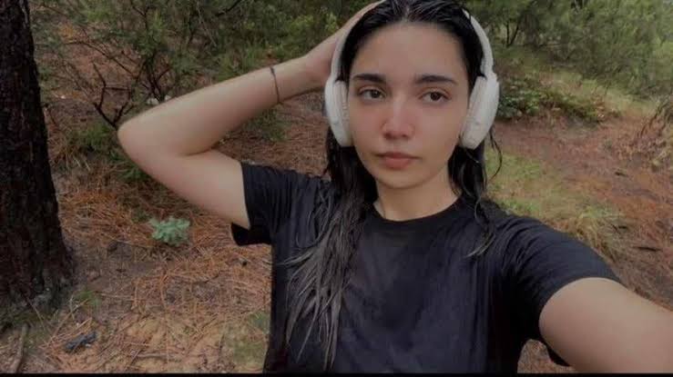 KAYIP ÇOCUK DUYURUSU :(

En son İstanbul Halkalı'da görüldüğü söyleniyor, kameralar inceleniyor
17 yaşındaki Cemile Olgun 7 gün önce Kocaeli Çayırova'da kaybolmuştu
Ailesi perişan durumda
Ricam fotoğraflara bakalım
Görenler 112 acil durum hattını ya da 0538 788 03 12 arayabilir