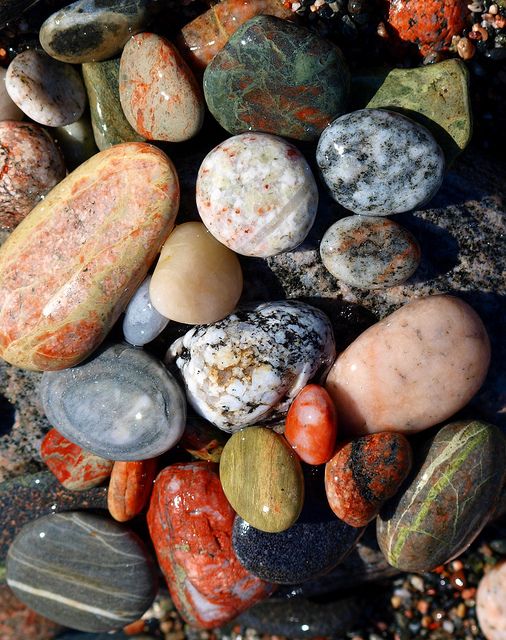 fIammeum's tweet photo. mmm. rocks. https://t.co/FZd3jRiQ2c