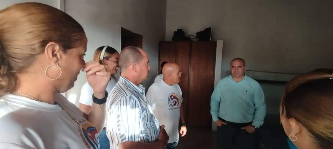 Como parte del recorrido de la dirección de la Misión Médica Cubana en Venezuela por el estado Barinas, realizamos visita a  la  Villa de Tránsito para evaluar las condiciones de su infraestructura y proyectar ideas que mejoren la misma.  #CubaCoopera #CubaPorLaSalud