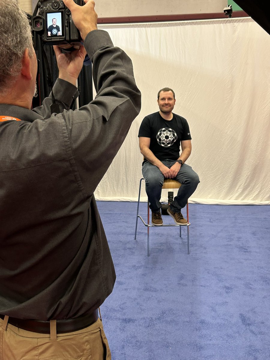 Stop by our Photo Studio for a FREE Headshots today! We are at booth 111.

#IEEEQuantumWeek #QCE24