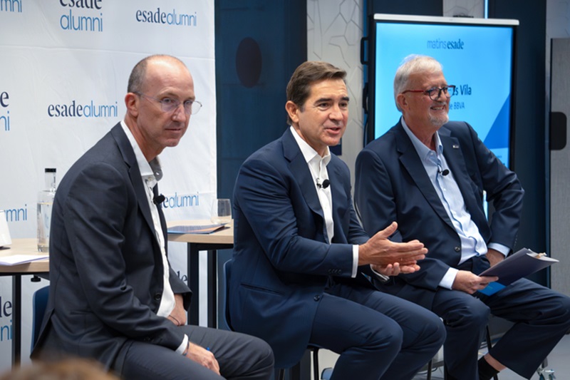 Esade's tweet photo. Carlos Torres Vila, presidente de @bbva, en los #MatinsEsade de @ESADEAlumni: "Marcamos una estrategia pionera hace 10 años, basada en la digitalización y la innovación", destacando su intención de seguir creciendo junto a las pymes en un mercado clave para la empresa. ¡Gracias a todos por venir!
Lee más: https://t.co/eZ3sMFV4Pg