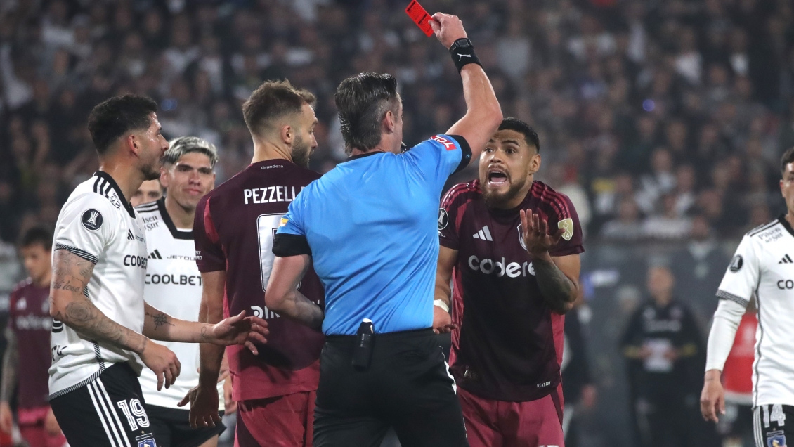 Prensa argentina: Duras críticas recibió Paulo Díaz por su expulsión y pelea con Falcón: "Infantil". Esa fue la palabra más repetida para catalogar la acción del zaguero chileno por los medios trasandinos. dlvr.it/TDNwzh