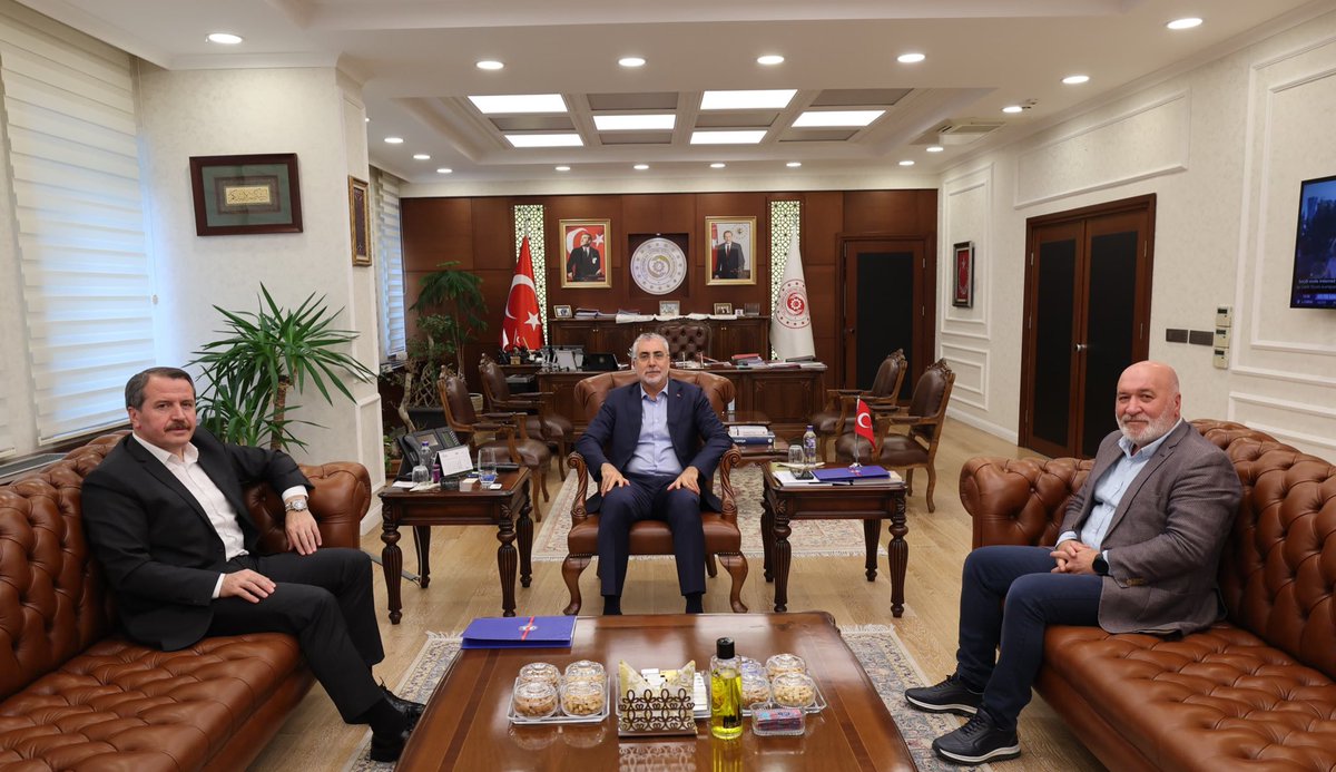 İUP UYGULAMASININ OKULLARIN PERSONEL İHTİYACINI ÇÖZMESİ İÇİN  
ÇALIŞMA BAKANI İLE GÖRÜŞTÜK

Okulların temel hizmet ihtiyaçlarını karşılamayan, iş ve sosyal güvenceden yoksun ve ücret adaletsizliği üreten İUP, çözümde anahtar olamamıştır. 

Öğrencilerimize/çocuklarımıza iyi bir