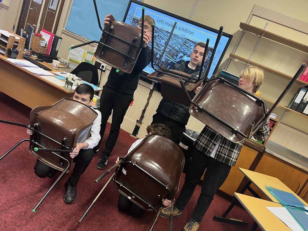 Today S4 History took their learning to the next level by building their own schiltron! Helping us learning about the Battle of Stirling Bridge <a href="/DumfriesAcademy/">Dumfries Academy</a> #LearningByDoing #HistoryInAction