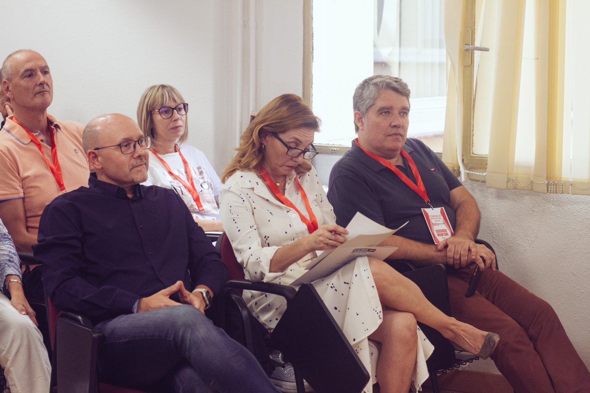 CCOOAragon's tweet photo. La sección sindical estatal de @ccoo_santande celebra su Consejo en #Zaragoza. Debatiendo sobre la situación laboral en la empresa y en el sector, demostrando que la mejor herramienta para las plantillas es la organización de los delegados y delegadas de CCOO. #CCOO https://t.co/xpIuk8HxDx