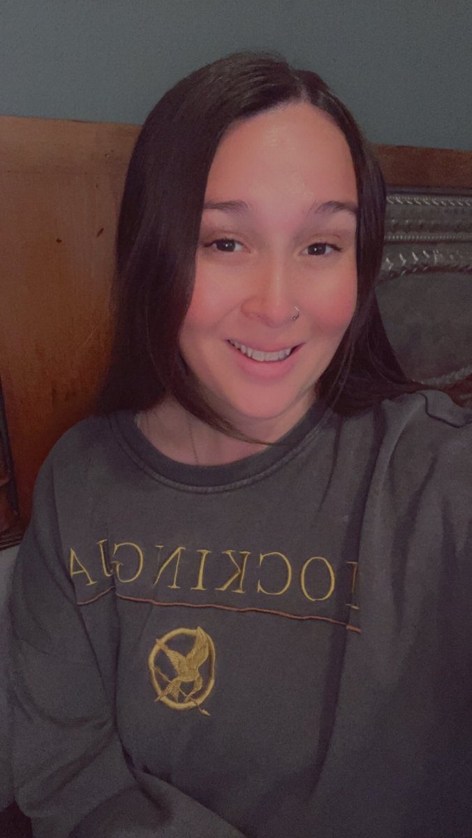 momma2moose's tweet photo. Someone remind me I hated having short hair 😅 https://t.co/FH8XUHPL9m