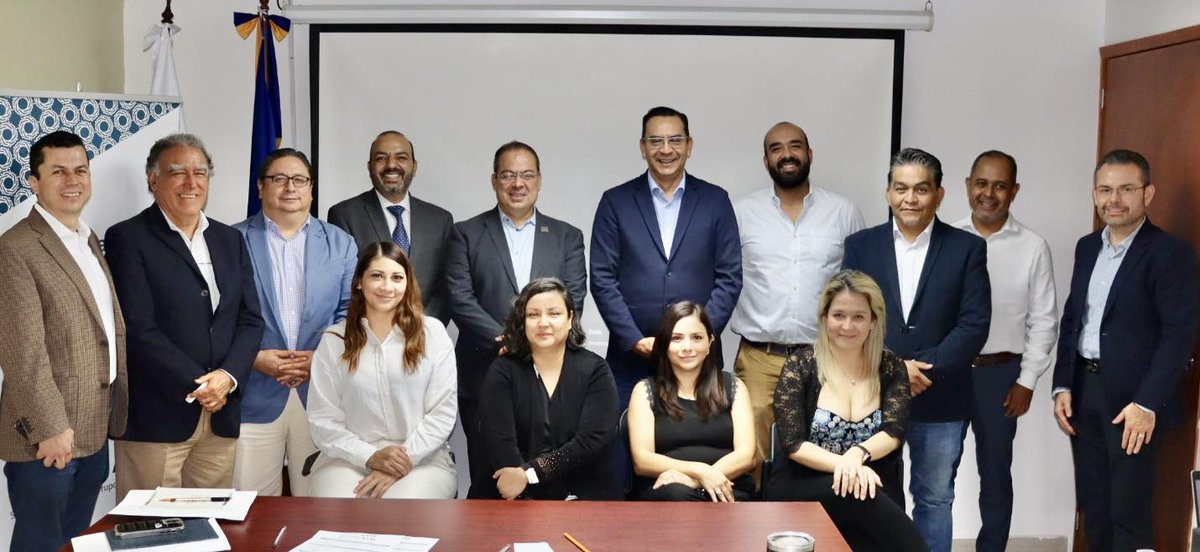 IJA_Jalisco's tweet photo. Para mantener a @IJA_Jal limpio de prácticas deshonestas, el cuerpo directivo del IJA participó en el taller de Implementación de la Política Estatal Anticorrupción ofrecido por personal de @SEAJalisco. https://t.co/2U9IqUhBft