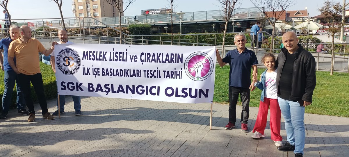 Akenginersin's tweet photo. Davanın çok gizli kahramanlarından @sinan_adatepe
davada emeğin çok büyük.
Bu dava hak davası.
Çocukluk hakkımızın davası
Davamız 3308
#StajÇıraklıkSgkBaşlangıcıOlsun https://t.co/ZCnBVbD3Uu