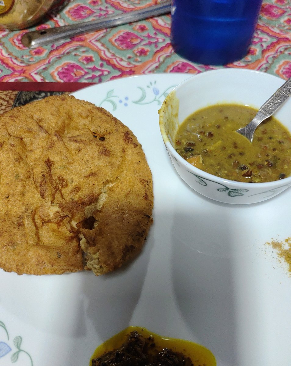 sidhshuk's tweet image. Dinner was completely Shradh food today from the local village Dham.

Rajma, aloo mix
Kali daal
Pooris
Raita
Halwa

Tomorrow there is one more dham and dinner will be that again!

#HimachalPradesh #dham #culture #food