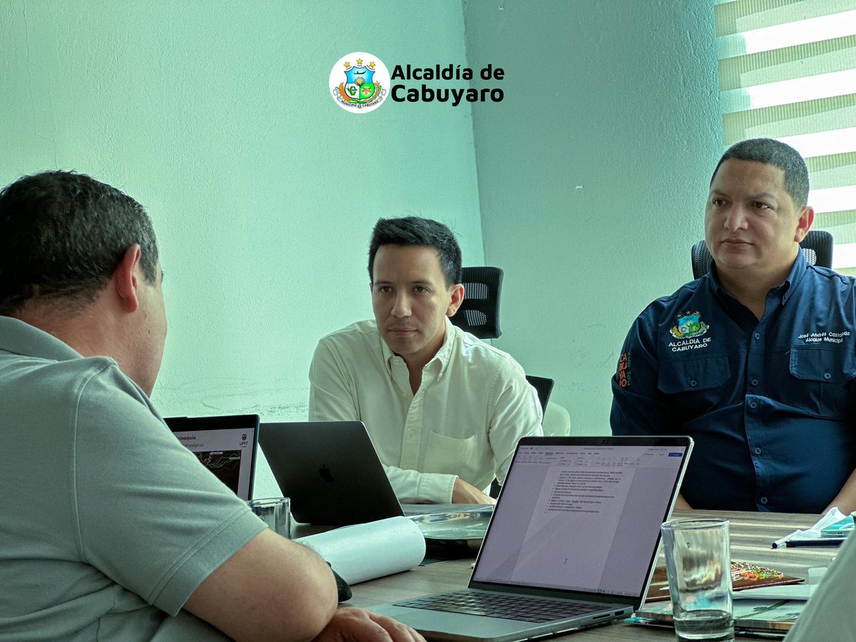 #AEstaHora | Realizamos mesa de trabajo estratégica con la UPIT y la (CCECC), donde buscamos asegurar nuestra participación en el ambicioso proyecto ferroviario que conectará los territorios agroindustriales con el centro del país.