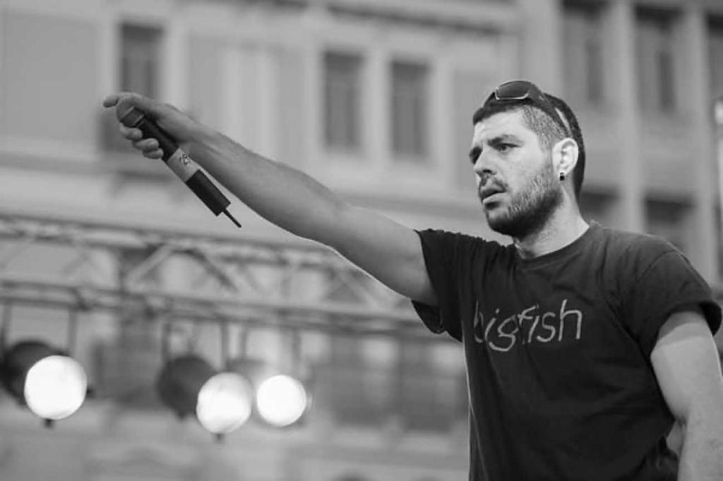 11 χρόνια πριν...
Ο Παύλος Φύσσας έχασε τη ζωή του από το μέλος της Χρυσής Αυγής, Γιώργο Ρουπακιά μετά από επίθεση τάγματος εφόδου της εγκληματικής ναζιστικής οργάνωσης.
Να μην ξεχνάμε όλοι εμείς
Να μαθαίνουν οι επόμενοι...
Ποτέ ξανά✊️