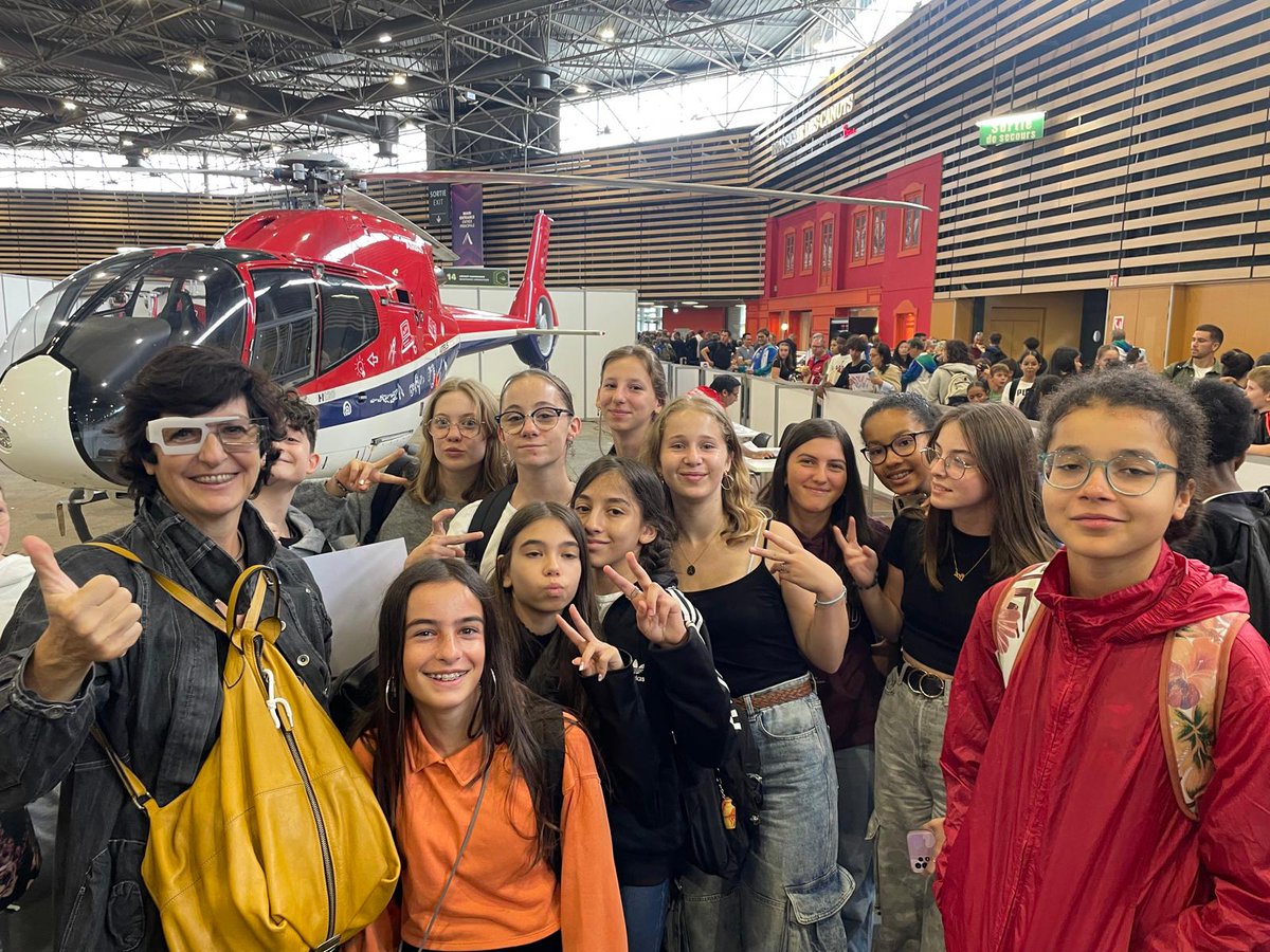 RepCollege's tweet image. Le jeudi 12 septembre les élèves de 4eme du collège Paul Valéry étaient aux workskills à Lyon. Un moment de découverte de l' excellence professionnelle pour nos élèves! #workskills #collegePaulValery #decouvertedesmetiers