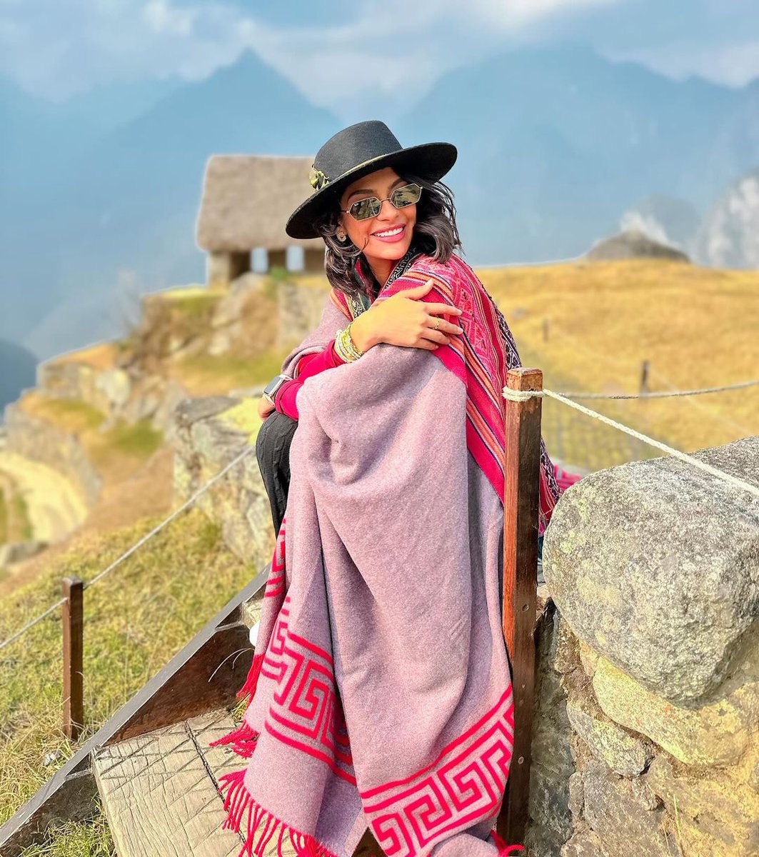 PeruMODA's tweet photo. "Enamorada de tu belleza natural y espiritual 🍃" - @sheynnispalacios_of @missuniverse visitó Machupicchu y quedó maravillada con los paisajes y textiles peruanos
#PeruModaDeco https://t.co/MJPgTkvoaF