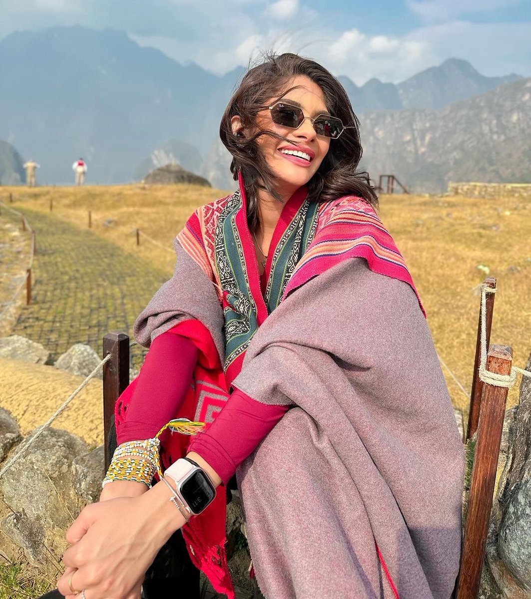 PeruMODA's tweet photo. "Enamorada de tu belleza natural y espiritual 🍃" - @sheynnispalacios_of @missuniverse visitó Machupicchu y quedó maravillada con los paisajes y textiles peruanos
#PeruModaDeco https://t.co/MJPgTkvoaF