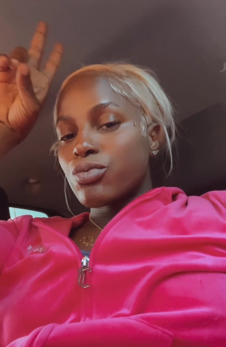 CaliPrettyP's tweet photo. pretty like a #transgender #pretty in #pink #Cincinnati https://t.co/zuTRJVX3mz