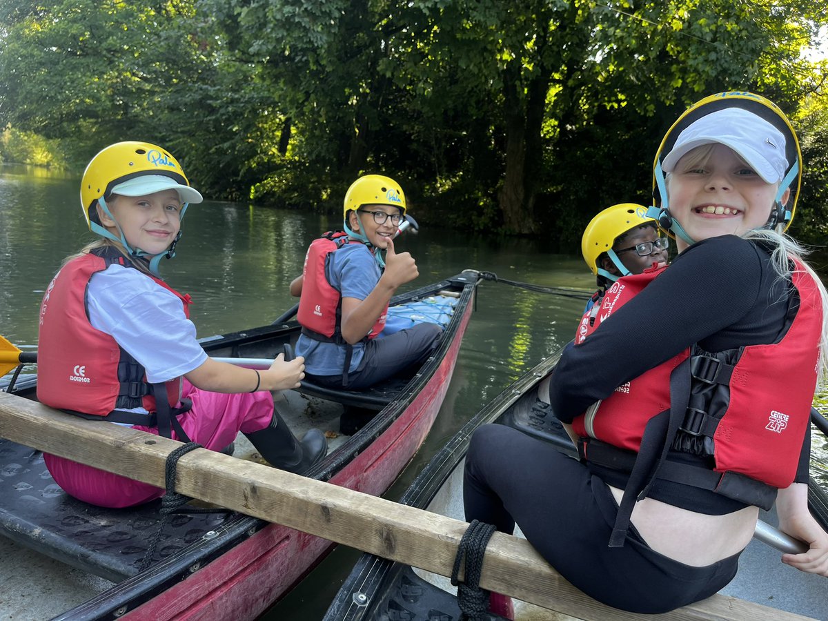 Miss Anderson tweet media