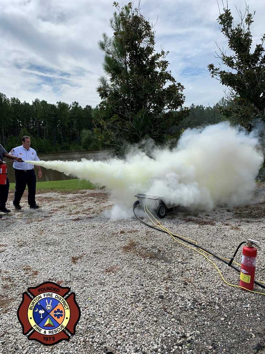 BurtonFD_SC's tweet image. New Immediate Responders. #BurtonFD @bftcountysc 1st Responders Project trained employees from Nupi Americas on opiates/Narcan, CPR &amp;amp; @StopTheBleed,  &amp;amp; fire extinguishers. When they leave work they become trained neighbors, fellow motorists &amp;amp; event goers! #CommunityResiliency