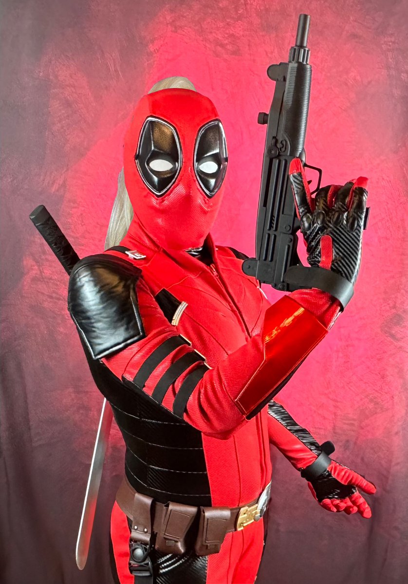 LFG!!!!!!!

#LadyDeadpool Costume by <a href="/procosplay/">procosplay_official</a> 
Wig by me
Guns by <a href="/actorChrisBurns/">chris burns</a>
