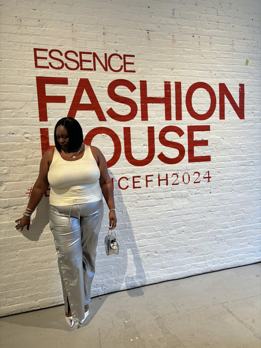 Colorful_MindX's tweet photo. #nyfw was a vibe pt.3 https://t.co/8CrQGhBWCI
