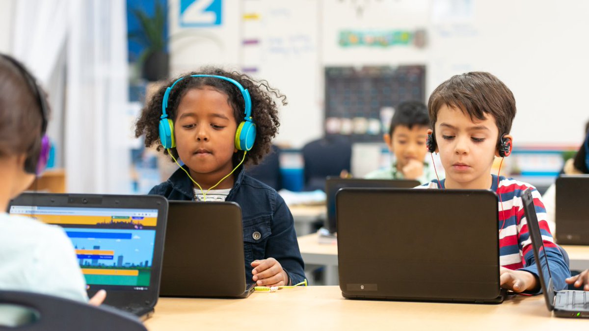 Oniversity's tweet photo. Is AI exacerbating disparities in education? https://t.co/gMIleE2SGR https://t.co/IRJKU1qkeM