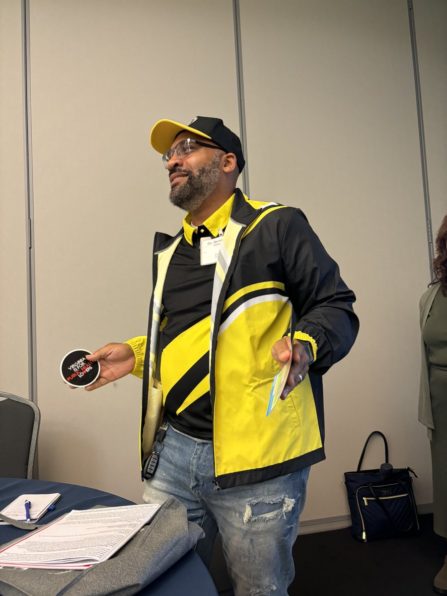 FatherFactorINC's tweet photo. @curethestreetsdc Bellevue Team at the Beyond the Gunshots Conference #curedc #ffinc https://t.co/uvSghRKxpk